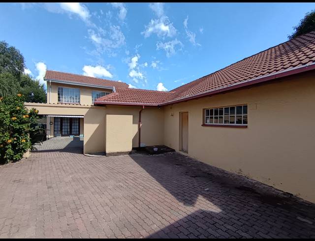 3 BEDROOM HOUSE FOR SALE IN BRACKENDOWNS